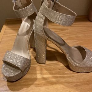 Dream Pairs Glittery Silver Heels